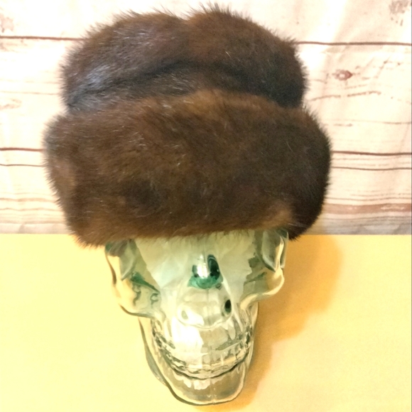 Accessories - Vintage Beaver Hat. Size 7 1/8 57cm. Very Good Condition. Warm. High Fashion.